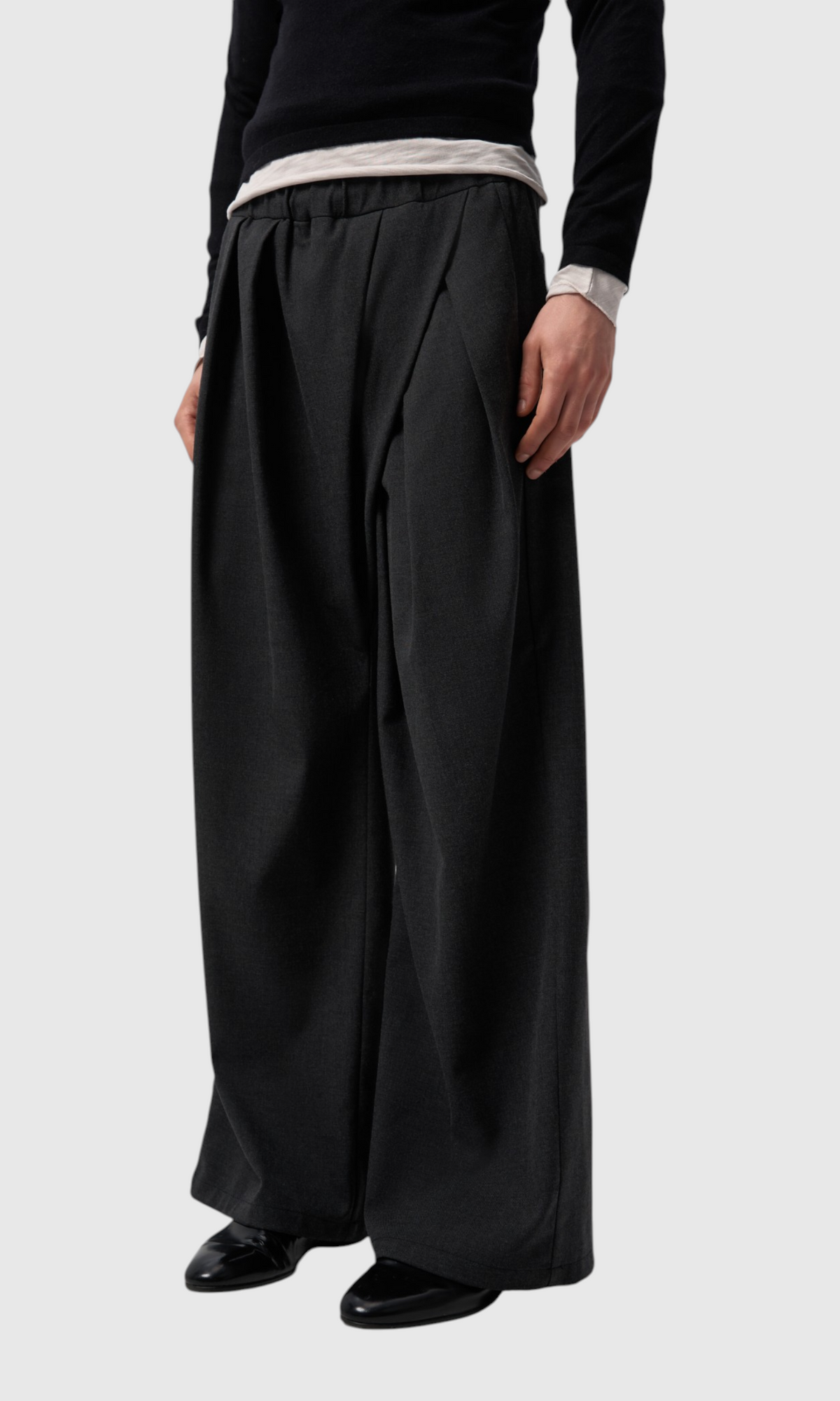 Slight Vogue Pleated Wide-Leg Trousers — product image 2