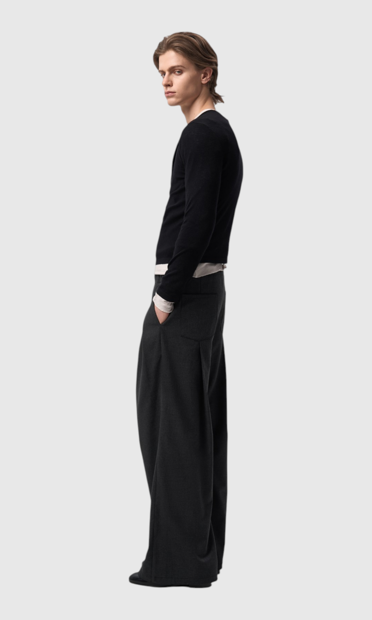 Slight Vogue Pleated Wide-Leg Trousers — product image 3